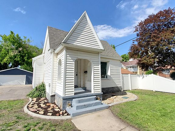 4th image of 465 E Downington Ave