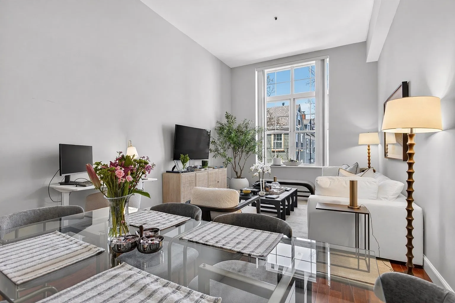 1 bed, 1.0 bath, 885 sqft, $3,400 — Photo 4