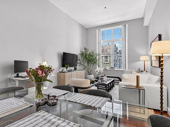 4th image of 30 Monument Sq APT 210