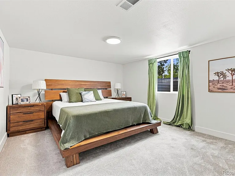 2320 S Holly Pl — Photo 27