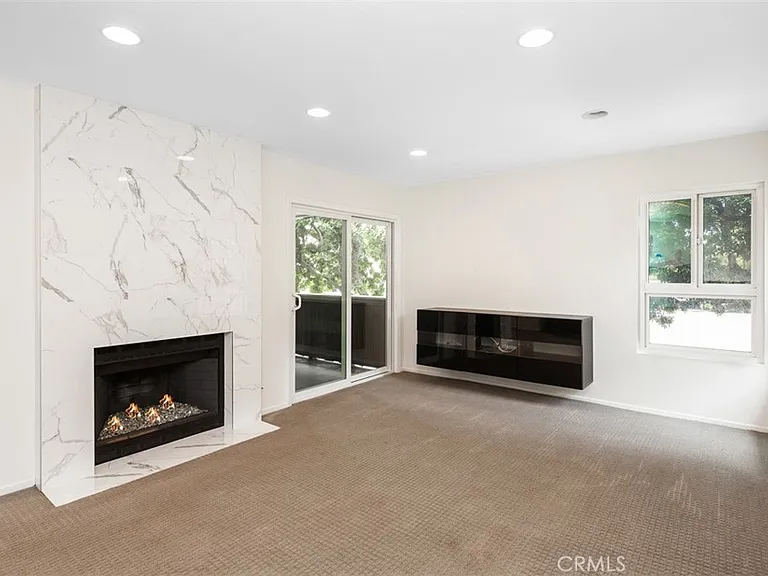 28 Corniche Dr #G — Photo 2