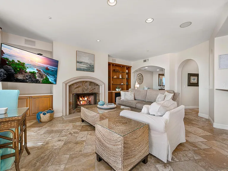 255 La Paloma — Photo 9