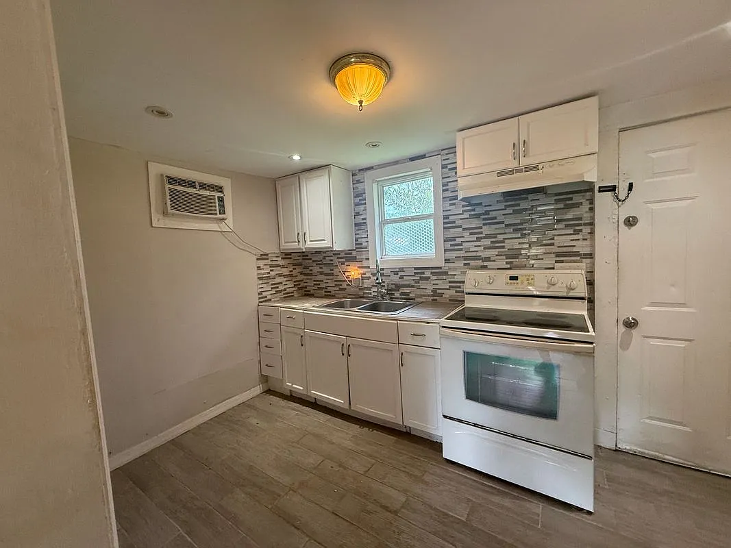 1 bed, 1.0 bath, 453 sqft, $950 — Photo 2