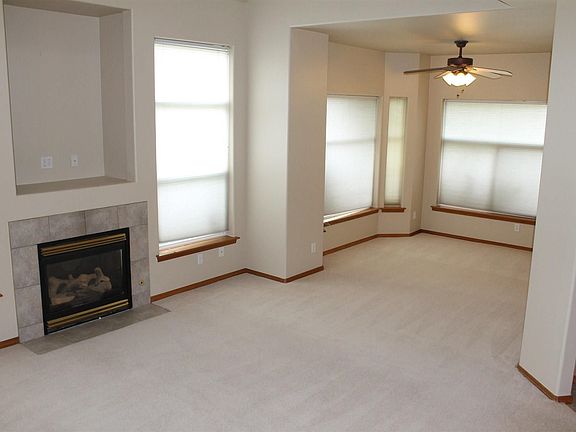 4th image of 431 Columbia Point Dr