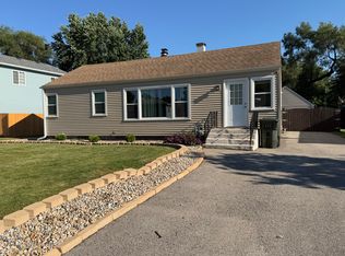 419 Crystal Ave, South Elgin, IL 60177
