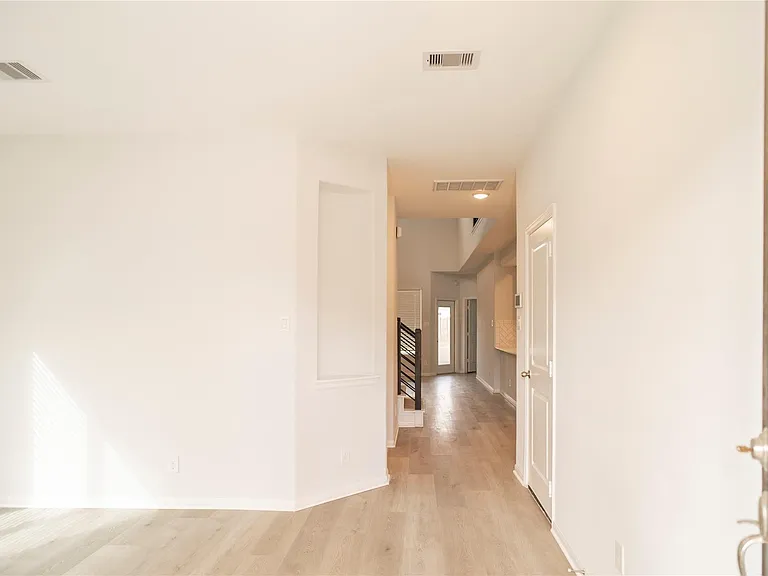 208 Cambria Green Ln — Photo 25