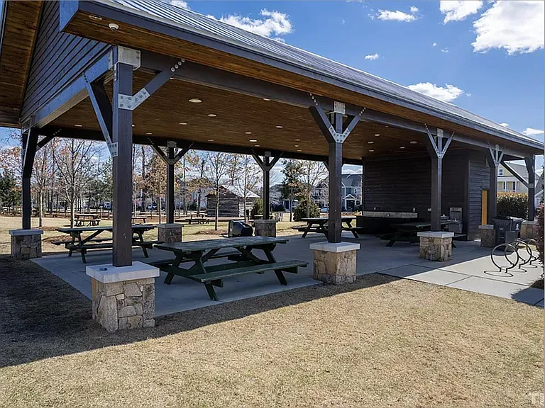 675 Great Ridge Pkwy — Photo 37