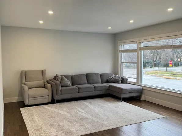 6752 E Prairie Rd #1, Lincolnwood, IL 60712