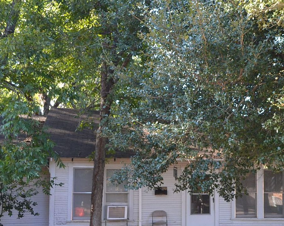 1st image of 605 E 12th St
