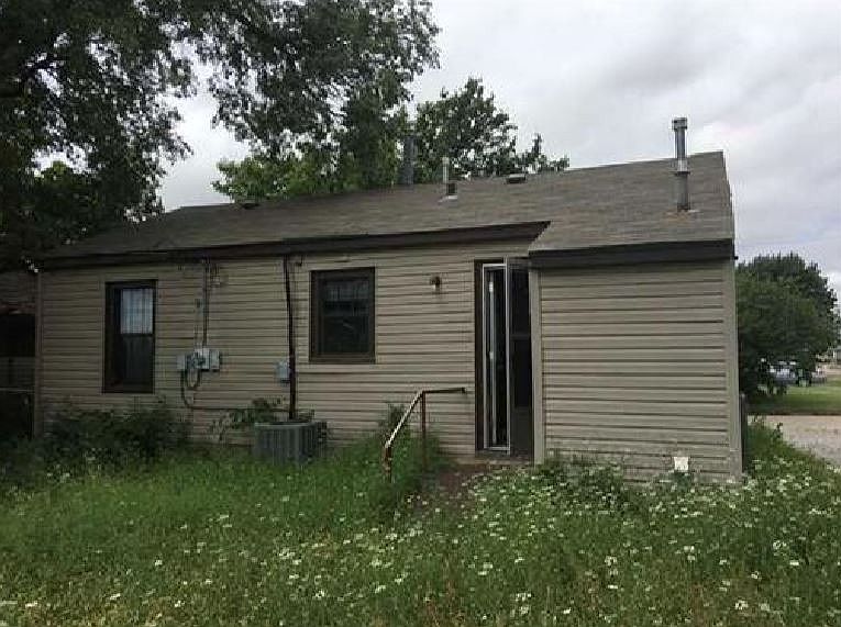 2nd image of 1232 SW 25th Pl