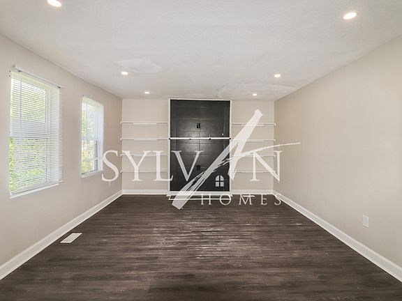 2nd image of 1527 Summit Ave