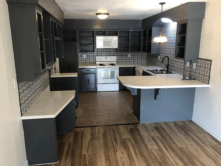 6126 S Lakewood Ave — Photo 10