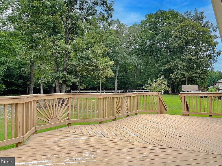 109 Morris Dr — Photo 42