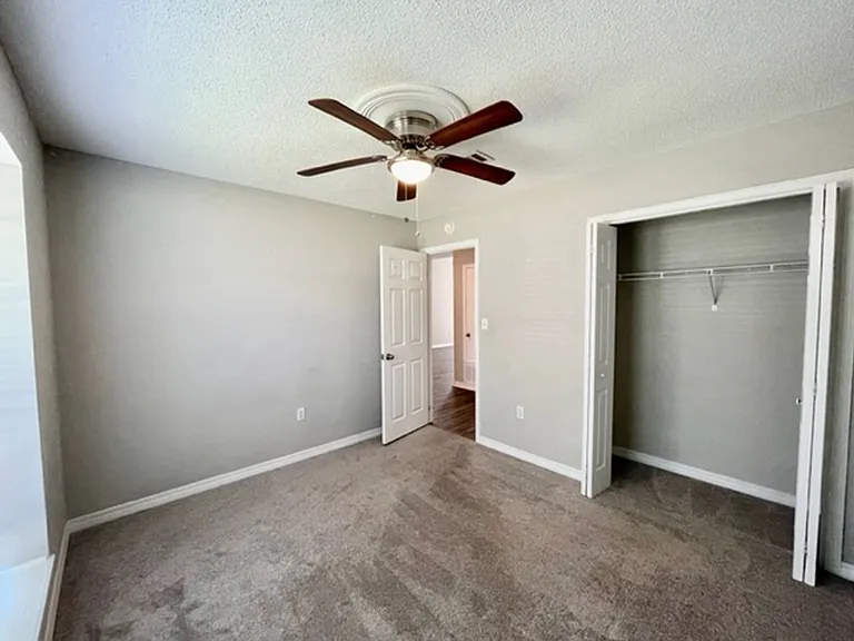 815 Boulevard De Lorleans — Photo 25