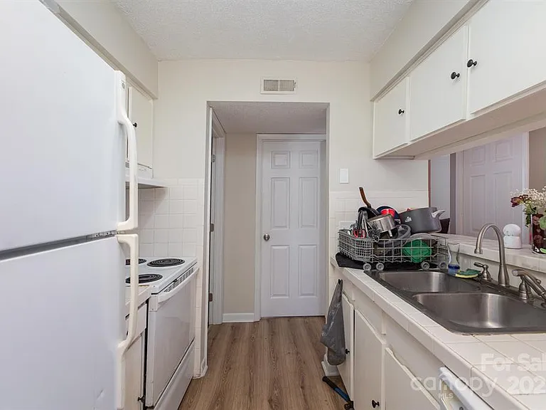 4400 Sharon Chase Dr #E — Photo 2