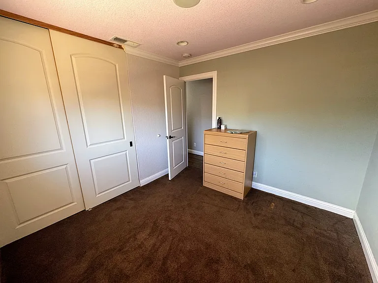 Guest bedroom 2