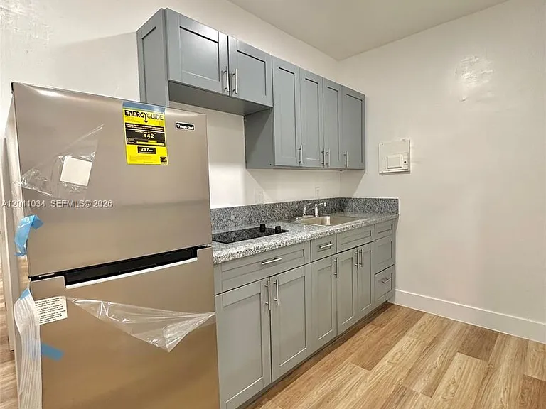 5545 N Miami Ave #8 — Photo 6