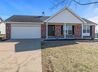 400 Silverwood Ct, Saint Peters, MO 63376