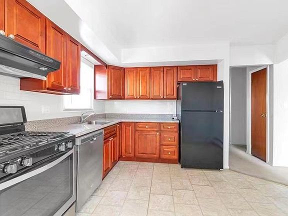 3rd image of 130-23 59th Ave Floor 1