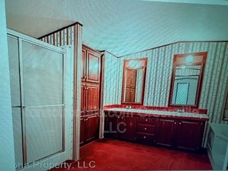 255 Pine Dr — Photo 4