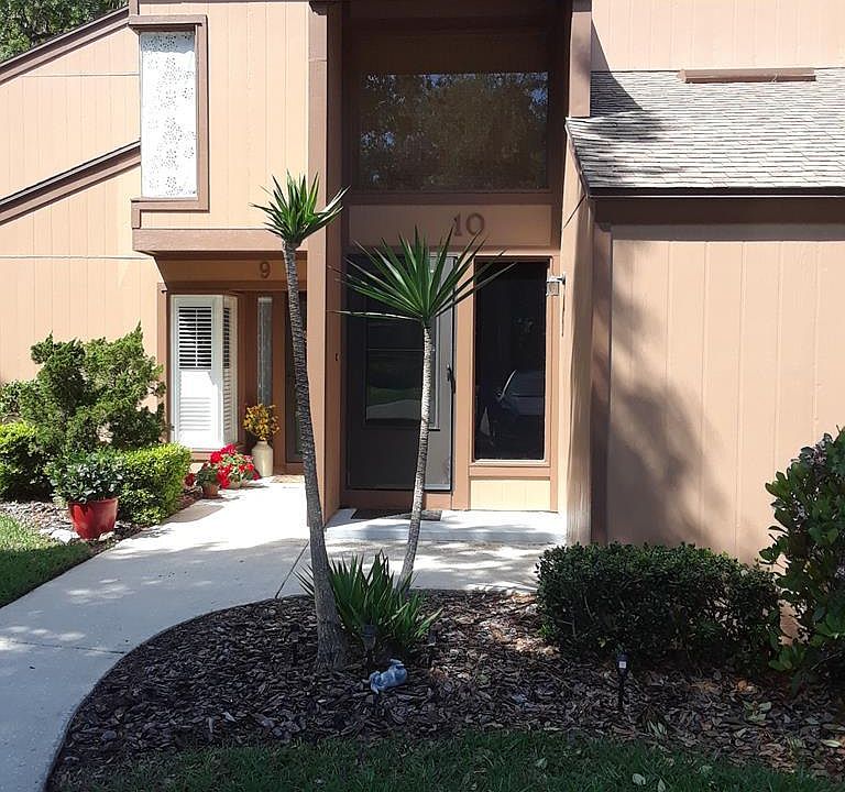 1st image of 10 Oakmont Ct