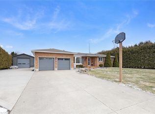 11 Rosemarie Blvd, Norfolk County, ON N4B 2W4