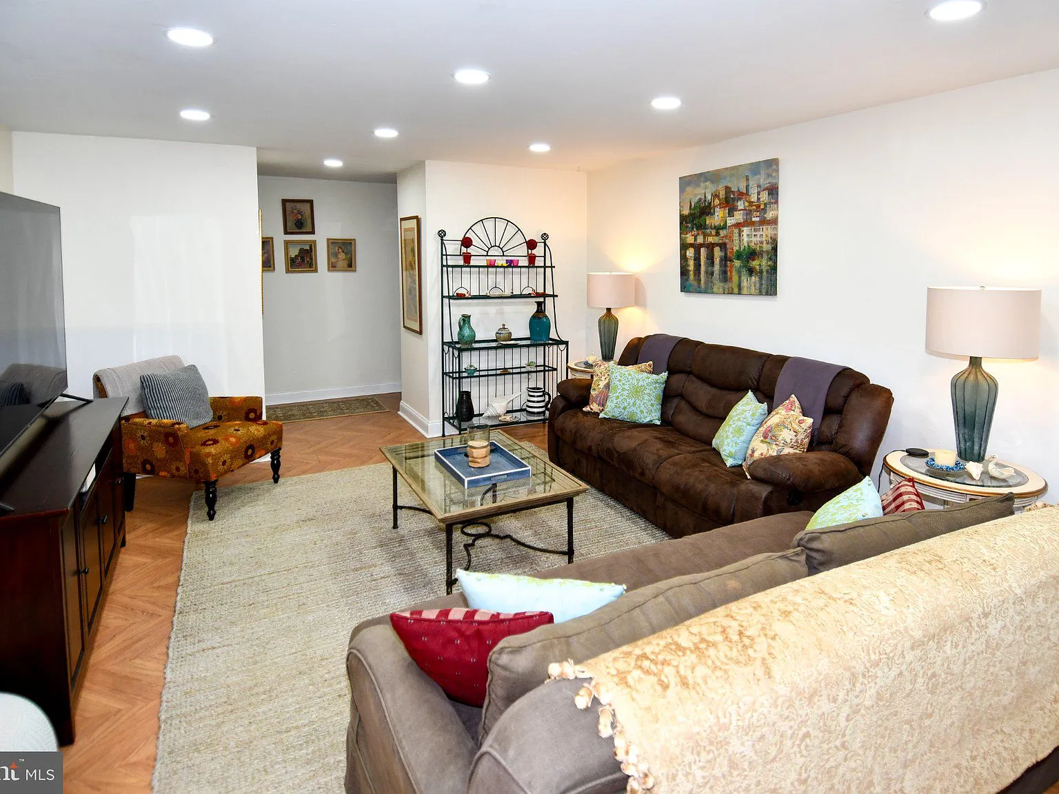 3 bed, 2.0 bath, 1455 sqft, $2,490 — Photo 4