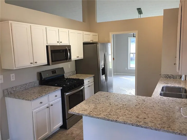 2575 Hamilton Chase Run — Photo 4