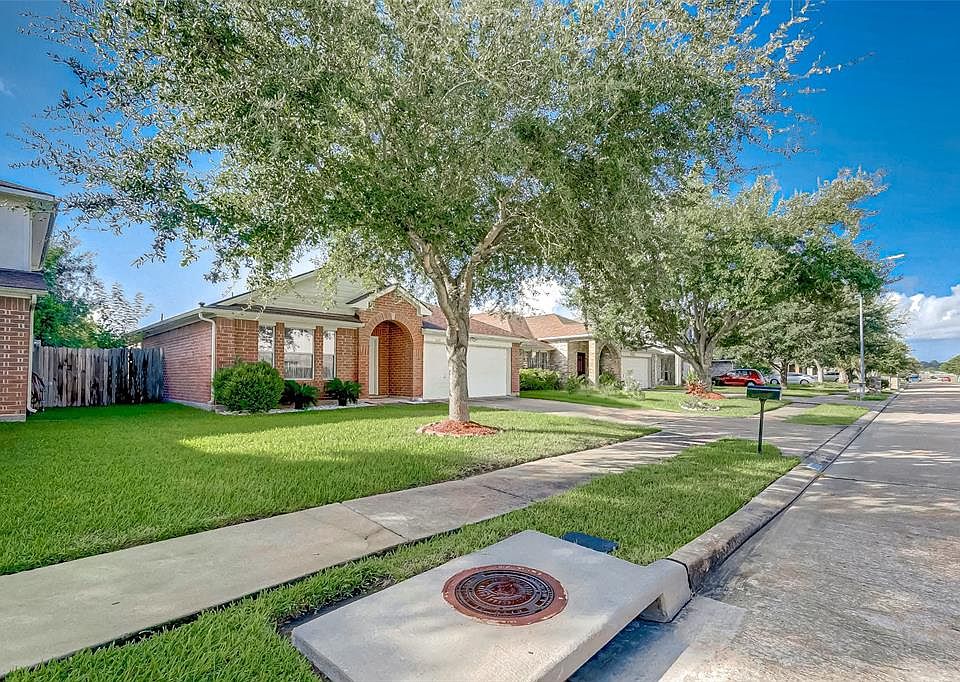 1st image of 16319 Sedona Woods Ln