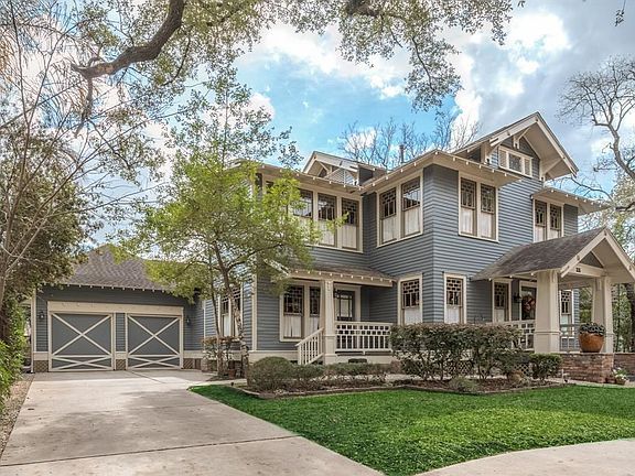 The property sits on a 7500 sq. ft. lot.  The original home was a 2000 sq. ft. 4-square design. It is estimated that the left wing and den addition were added during the 30's or 40's, adding an additional 1200 square feet and making it 3200 square feet to