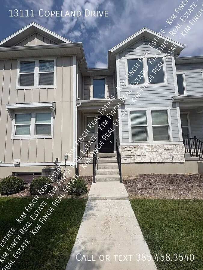 3 bed, 2.5 bath, 1944 sqft, $2,100 — Photo 2