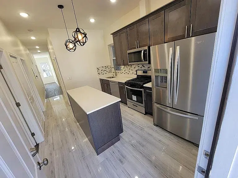 3 bed, 1500 sqft, $2,850 — Photo 3
