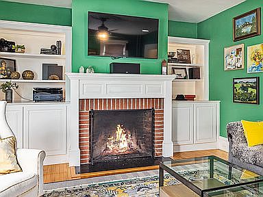 4th image of 114 Cabot St