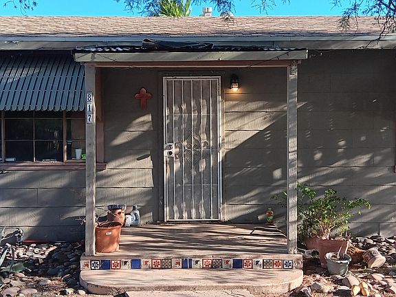 3rd image of 817 E Adelaide Dr