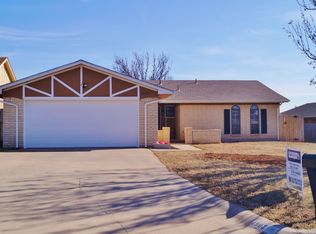 4903 SE Dover Dr, Lawton, OK 73501