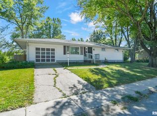 2736 Queensway Rd, Springfield, IL 62703