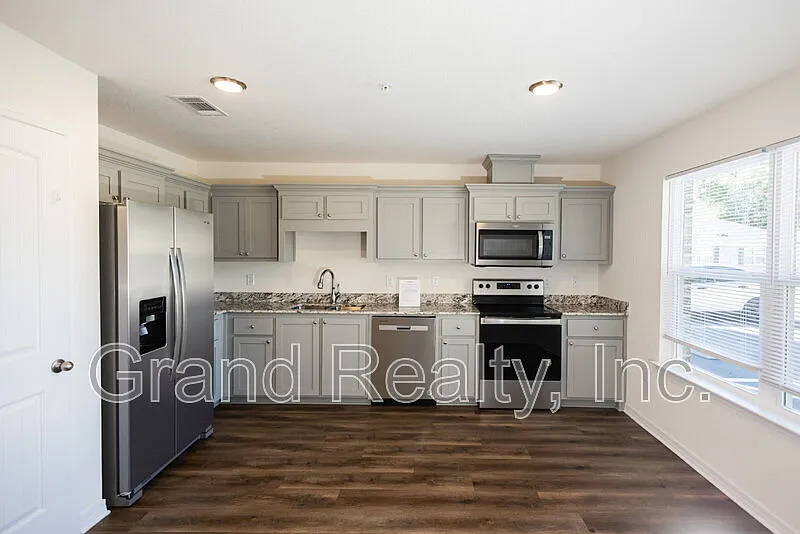 2 bed, 2.0 bath, 871 sqft, $1,275 — Photo 3