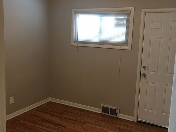 4th image of 364 Greenvale Dr