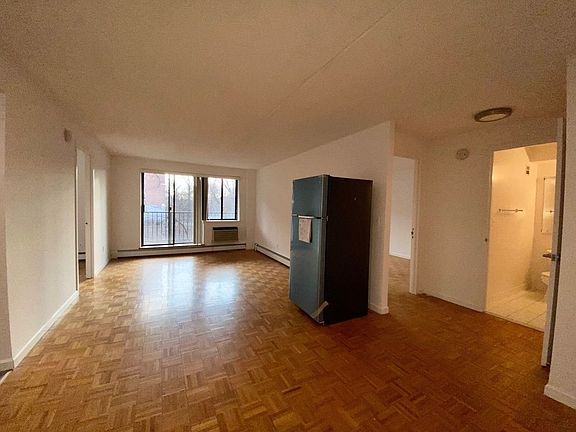 3rd image of 65-84 Austin St APT 2M
