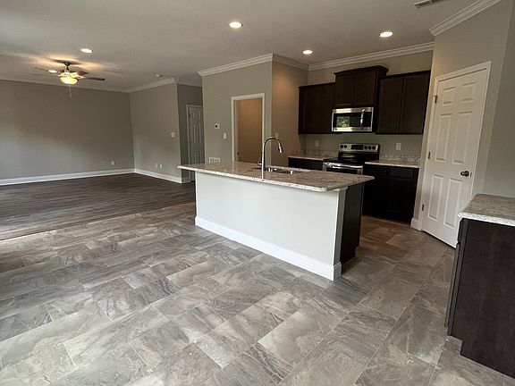 5th image of 4928 Fox Point Ln