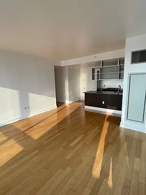 4th image of 350 W 42nd St APT 54A
