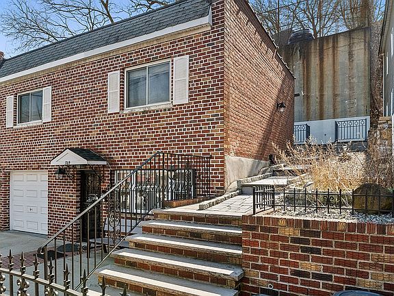 2nd image of 1764 Undercliff Ave