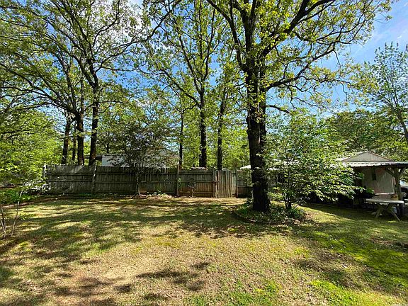 4th image of 108 Clay Hill Ln