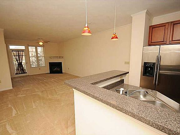 5th image of 2988 Shore Dr #201