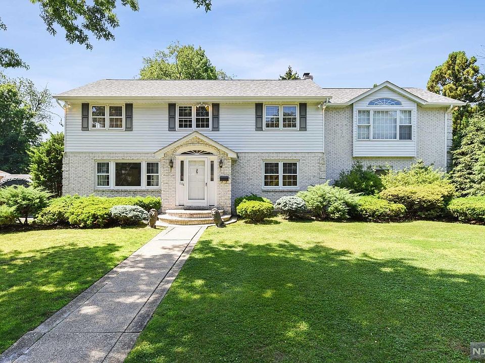 284 Taft Ct, Paramus, NJ 07652 Zillow