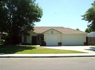 5710 Winter Grove Dr, Bakersfield, CA 93313