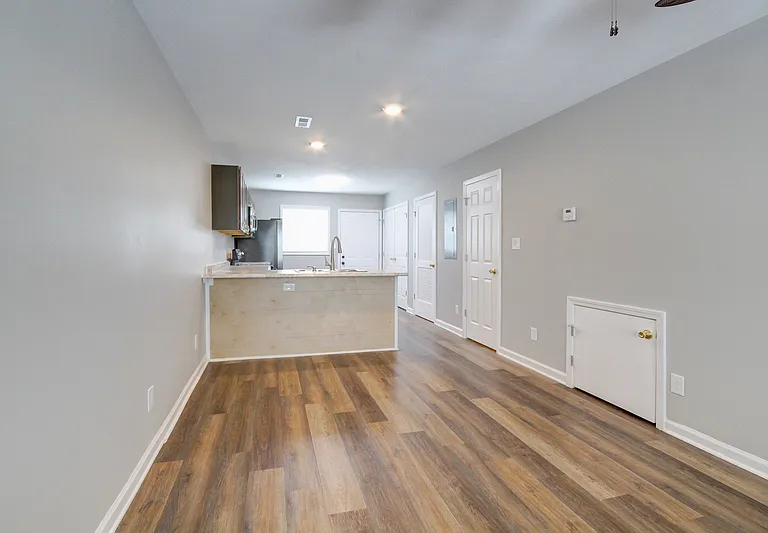 199 Seays Rd #25F — Photo 4
