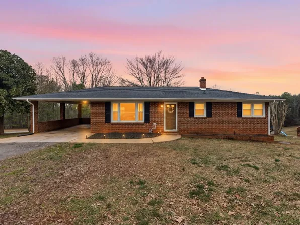 1134 Lynch Mill Rd, Altavista, VA 24517