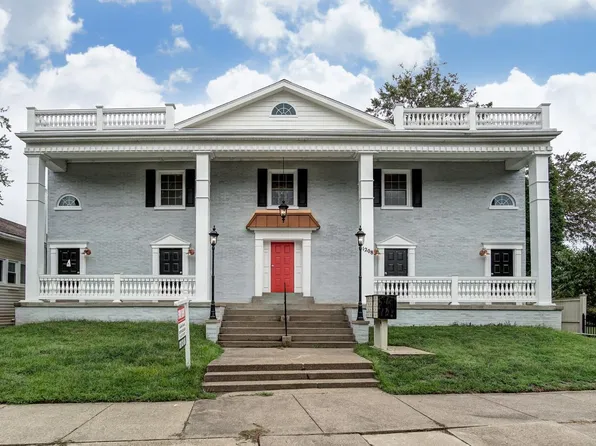 Historic District Modern Apartment