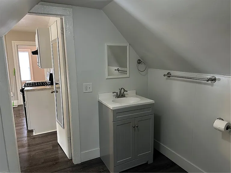 144 Adams St — Photo 8